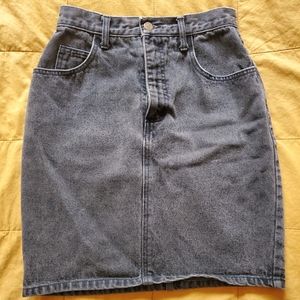 Vintage Guess brand denim skirt - Black wash